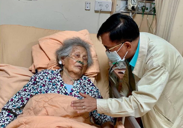 前總統陳水扁的母親陳李慎15日晚上辭世。（圖／翻攝陳水扁臉書）