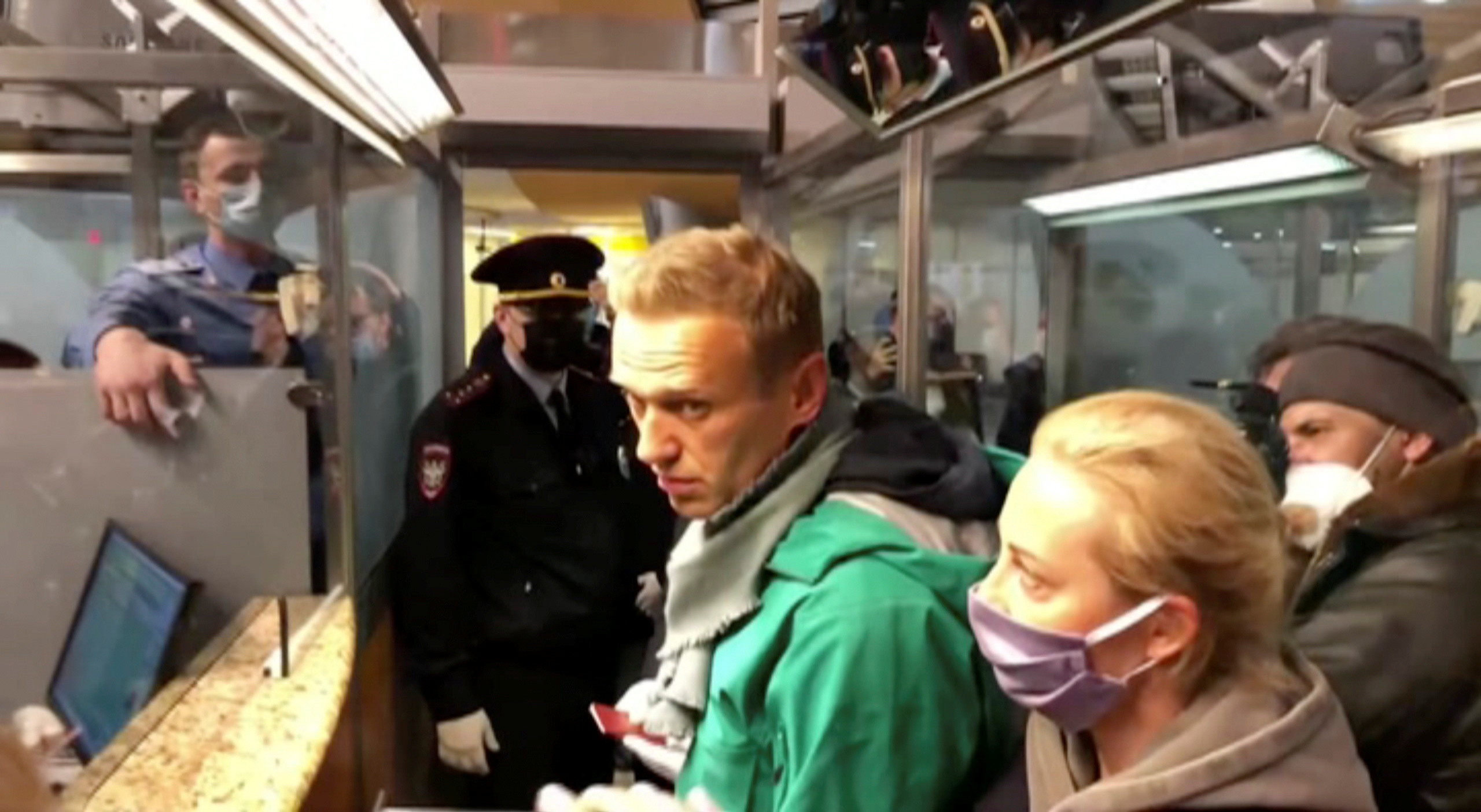 ▲▼俄羅斯反對派領袖納瓦爾尼（Alexei Navalny）病癒飛回俄國，下機就遭警方拘捕。（圖／路透）
