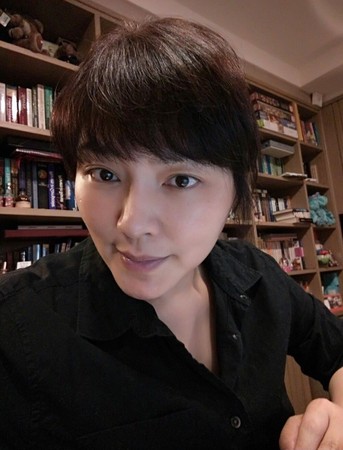 ▲唐綺陽20年運勢書喊停。（圖／翻攝自Facebook／唐綺陽）