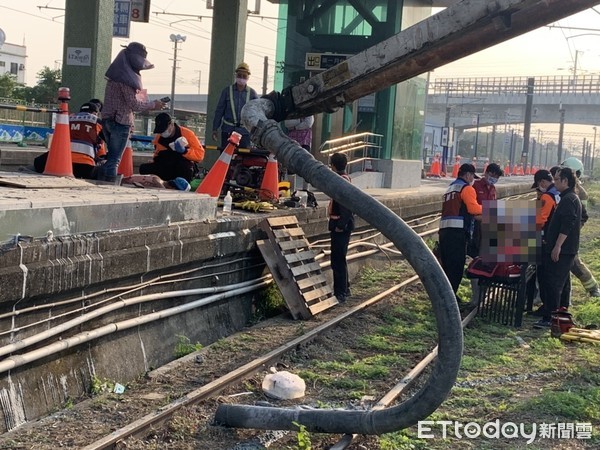 ▲台南新市火車站內19日傳出工人觸電意外。（圖／記者林悅翻攝）