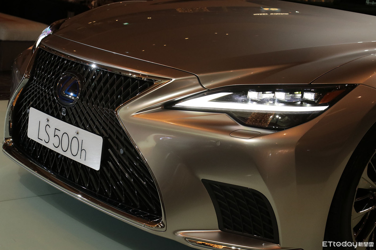 ▲475萬起！Lexus LS小改款抵台　最美日系豪車融入500年工藝技法。（圖／記者張慶輝攝）