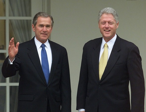 ▲▼美國前總統小布希（左）與柯林頓（右）。（圖／達志影像／美聯社）