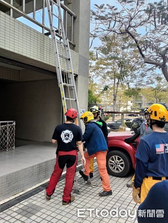 ▲台南市消防局為全面提昇消防人員執行火災搶救能力，熟練各項基本技能及建立救災安全之正確觀念，特辦理火搶救官研討及複訓。（圖／記者林悅翻攝，下同）     