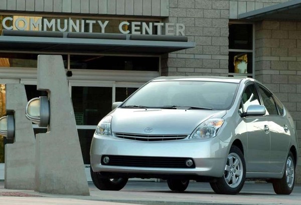 一台TOYOTA Prius開個15年只是剛好啦　美國汽車網站：日本車最耐操（圖／翻攝自車廠）