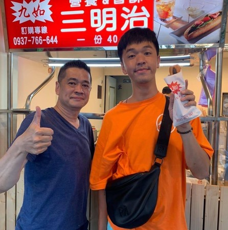 ▲▼國際疫情衝擊紛傳倒閉，台中一家旅遊業轉行賣三明治，寒冬送街友。（圖／業者提供）