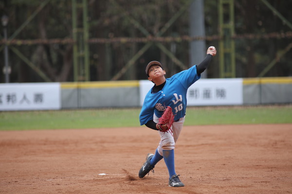 ▲富邦盃少棒，龜山國小奪冠，劉任右、黃浩毓。（圖／中華棒協提供）