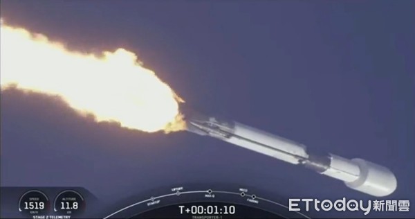 ▲▼台灣立方衛星「飛鼠」和「玉山」搭乘的 SpaceX 火箭航次「Transporter-1」發射成功。（圖／翻攝自太空中心、科技部直播）