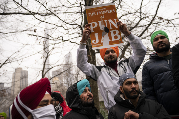 ▲▼農民支持者聚集在紐約印度大使館外抗議。（圖／達志影像／美聯社）