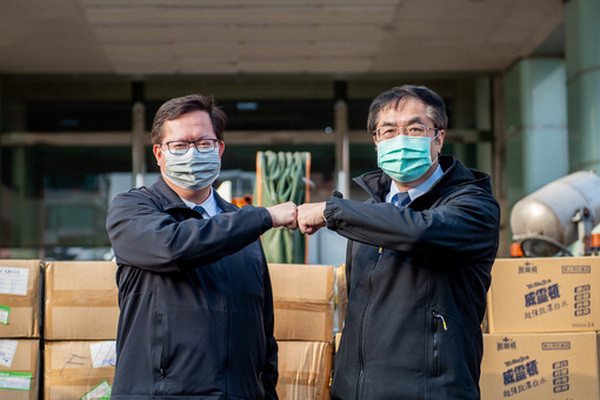 ▲台南挺桃園，支援防疫物資及協助環境消毒。（圖／市府提供）