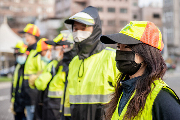 ▲台南挺桃園，支援防疫物資及協助環境消毒。（圖／市府提供）