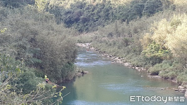 ▲▼瑞芳幼坑步道旁河道「1女落水卡石縫」。（圖／記者郭世賢翻攝）