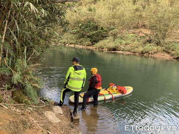 ▲▼瑞芳幼坑步道旁河道「1女落水卡石縫」。（圖／記者郭世賢翻攝）