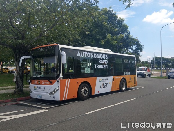 ▲台南市自駕公車「沙崙智慧綠能科學城循環線」已完成不載客試驗測試，訂於2月4日至26日辦理6場次試乘活動，歡迎大家報名參與。（圖／記者林悅翻攝，下同） 