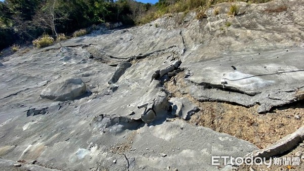 ▲桃園復興光華地區崩塌變位加速　水保局邀專家學者現勘。（圖／農委會水保局提供）