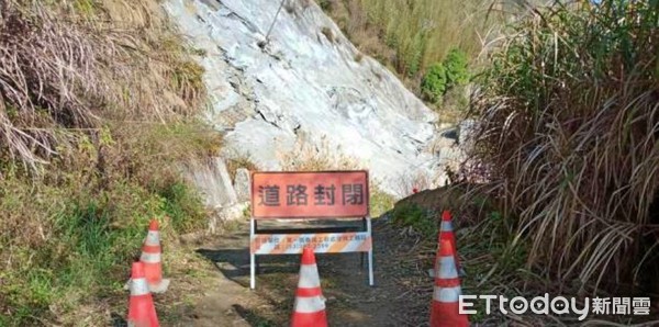 ▲桃園復興光華地區崩塌變位加速　水保局邀專家學者現勘。（圖／農委會水保局提供）