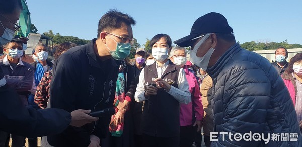 ▲嘉義中埔木屑回收廠多日悶燒起火引民怨。（圖／記者翁伊森攝）