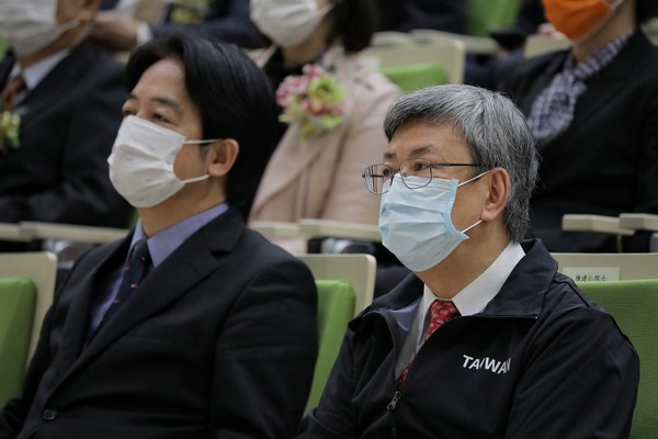 ▲▼陽明大學和交通大學1日奉教育部核定，正式合併成國立陽明交通大學，副總統賴清德及前副總統陳建仁也出席台北陽明校區的揭牌儀式。。（圖／總統府提供）