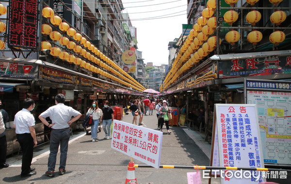 ▲基隆市府籲遵守防疫指引 林右昌：不排除夜市重啟人流管制。（圖／記者郭世賢翻攝）