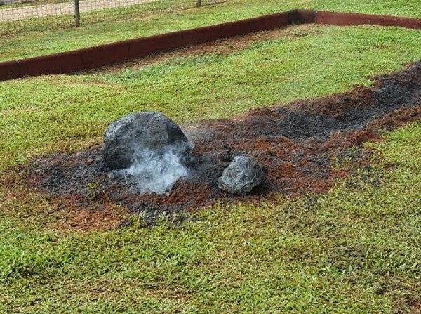 ▲▼澳洲馬蘭達州立小學（Malanda State School）的學校作業，讓外界以為隕石降落。（圖／翻攝自Facebook／Australia crash investigation unit）