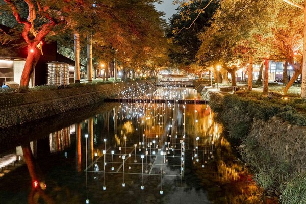 ▲護城河燈飾,新竹公園櫻花,南寮旅服中心。（圖／新竹市政府提供）