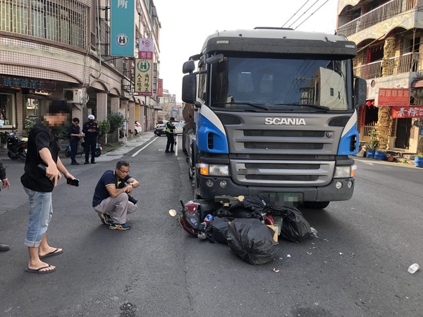 ▲▼ 高雄阿蓮區發生一起死亡車禍           。（圖／記者黃子倩翻攝）