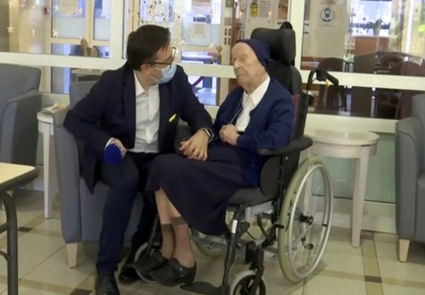 ▲▼歐洲最長壽人瑞高齡117歲的安德烈修女（Sister André，Lucile Randon）。（圖／達志影像／美聯社）