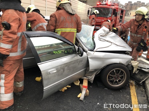 ▲▼新竹東大高架橋死亡車禍。（圖／記者陳凱力翻攝）