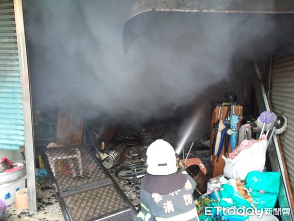 ▲古坑鄉一處民宅發生氣爆火警，警消於屋中發現一具焦屍。（圖／記者蔡佩旻翻攝）