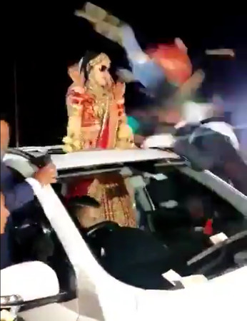 ▲▼印度婚禮車禍。（圖／翻攝自推特／@utkarshs88）
