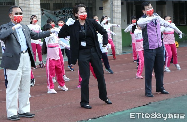 ▲▼台北市吉林國民小學開學防疫整備工作巡檢查核 副市長黃珊珊 蔡炳坤。（圖／記者屠惠剛攝）