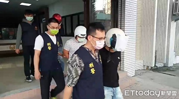 ▲發生在2月18日凌晨2時許，台南市安南區公學路群眾毀損車輛及敲擊鐵門、撒冥紙案，警方擴大追查，終將10名涉案人全數帶回偵辦。（圖／記者林悅翻攝，下同）