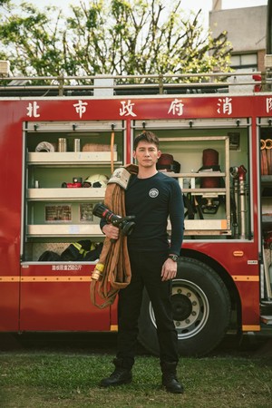 ▲溫昇豪在新戲飾演消防員。（圖／翻攝自溫昇豪臉書）