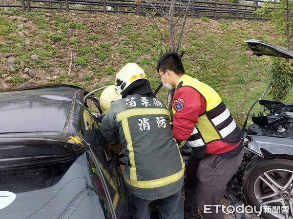 ▲▼苗栗三灣車禍。（圖／記者黃孟珍翻攝）