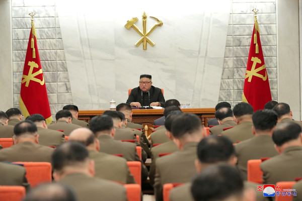 ▲▼北韓領導人金正恩2月24日親自主持了第8屆黨中央軍事委員會的首次擴大會議。（圖／路透）