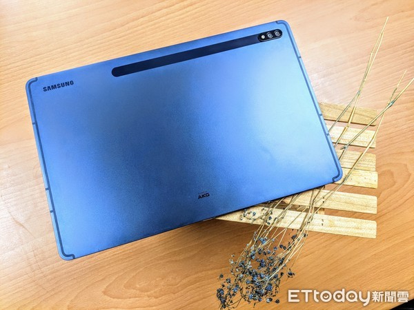 ▲三星Galaxy Tab S7系列推「星霧藍」新色。（圖／記者陳俐穎攝）