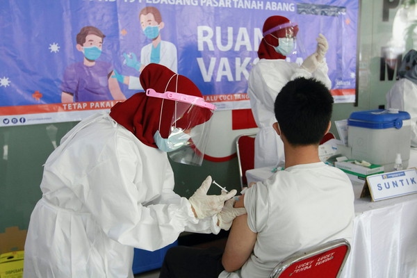 ▲▼印尼已經開始大規模接種中國科興疫苗。（圖／路透）