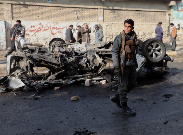 ▲▼阿富汗首都喀布爾2021年1月10日發生炸彈爆炸。（圖／路透）