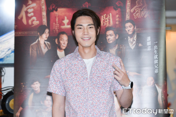 ▲▼出品人張芷瑄,監製張威縯,導演姜瑞智鄭人碩、謝欣穎、高捷、龍劭華、柯叔元、曾莞婷、黃尚禾、唐振剛、張再興、吳震亞、曾珮瑜、王宣、林道禹、黃冠智《角頭-浪流連》慶功記者會。（圖／記者張一中攝）