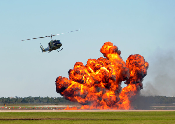 ▲▼爆炸,起火,火災,農田,引爆,炸彈。（圖／CFP）