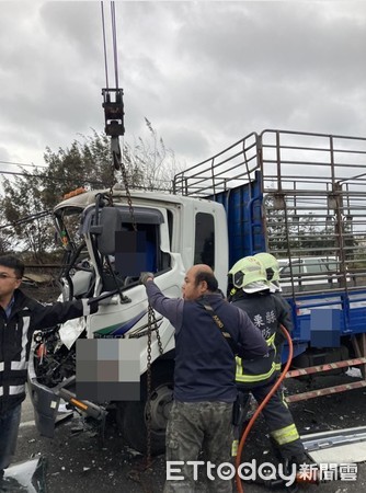 ▲西濱車禍。（圖／記者黃孟珍翻攝）