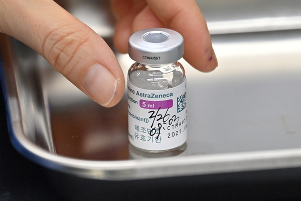 ▲▼南韓連續傳出2起接種AZ疫苗後死亡的案例。（圖／路透社）