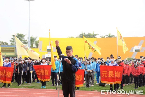 ▲選手宣誓代表為甫奪下2021高雄港都盃全國賽個人400公尺以全國第一名的斗六國中選手鄭豊融。（圖／記者蔡佩旻翻攝）