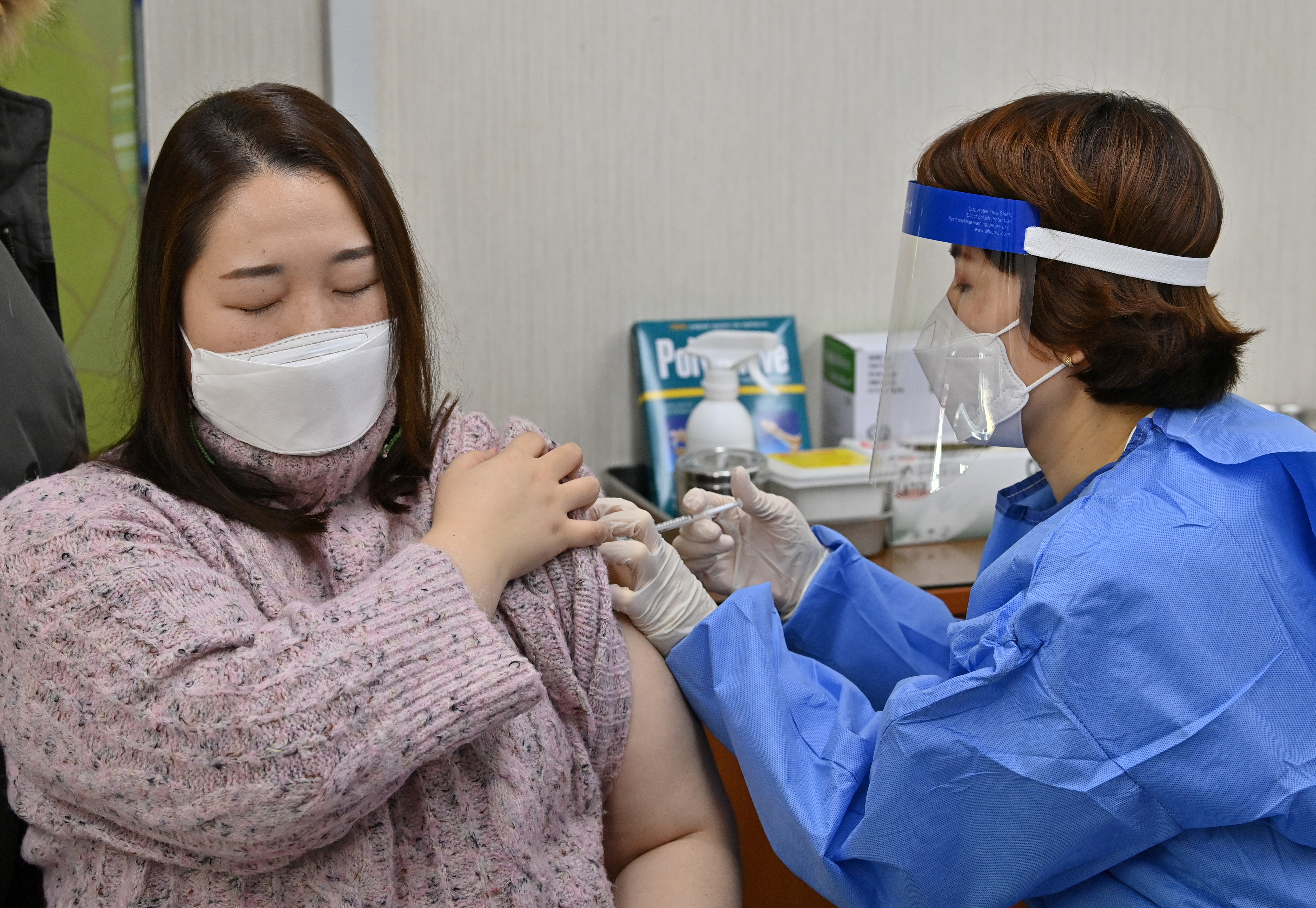 ▲▼南韓大田一名20多歲女性接種AZ新冠疫苗後突然死亡。（示意圖，非本人／路透社）