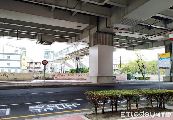 ▲▼中捷綠線九德、烏日站天橋，開放民眾過馬路使用。（圖／台中市政府提供）