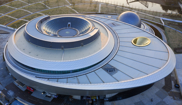 ▲上海天文館設計靈感來自太陽、地球和月球。（圖／CFP）