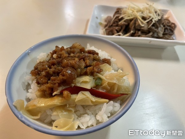 ▲▼宏裕行花枝丸館,珍芳烏魚子見學工廠,前鎮觀光漁市,比歐緻居,鄭記粥品。（圖／記者周姈姈攝）