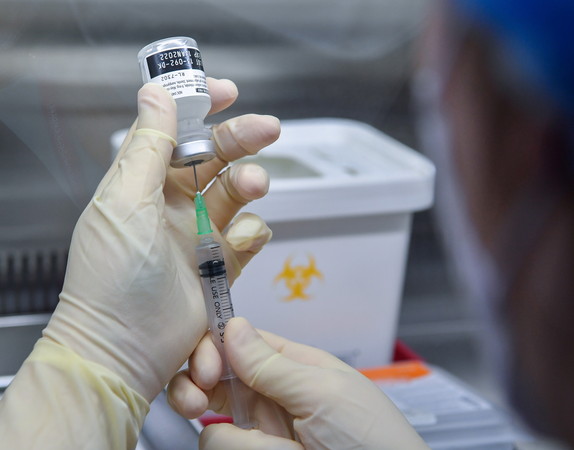 ▲▼南韓境內已有31萬6千多人完成新冠疫苗接種。（圖／路透社）