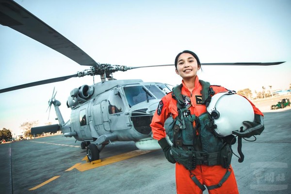 ▲▼海軍首位反潛女飛官許秀青。（圖／軍聞社）