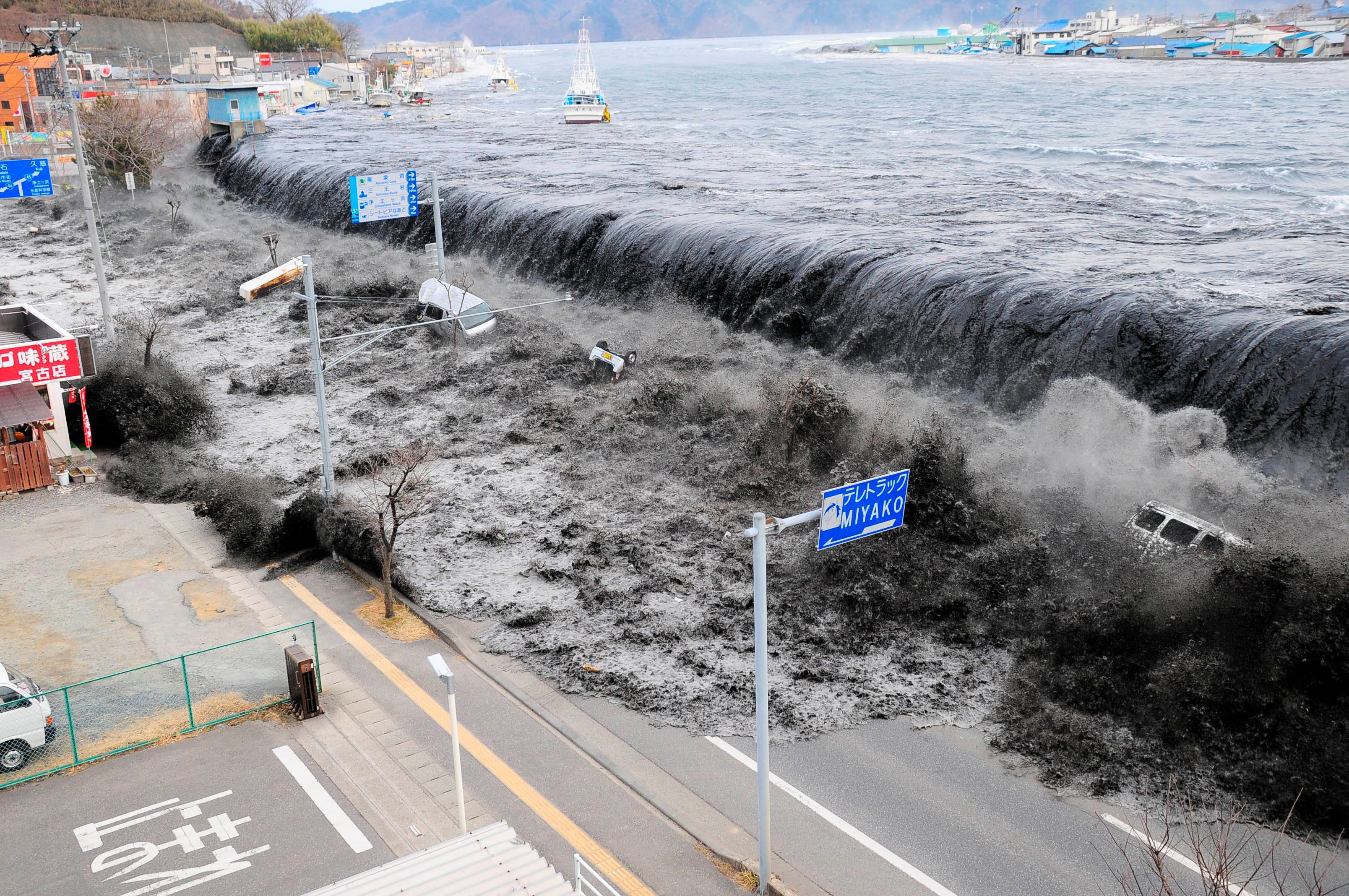 [PHOTOS] Hokkaido Earthquake: Rescue Operations Start Amid Threats of ...