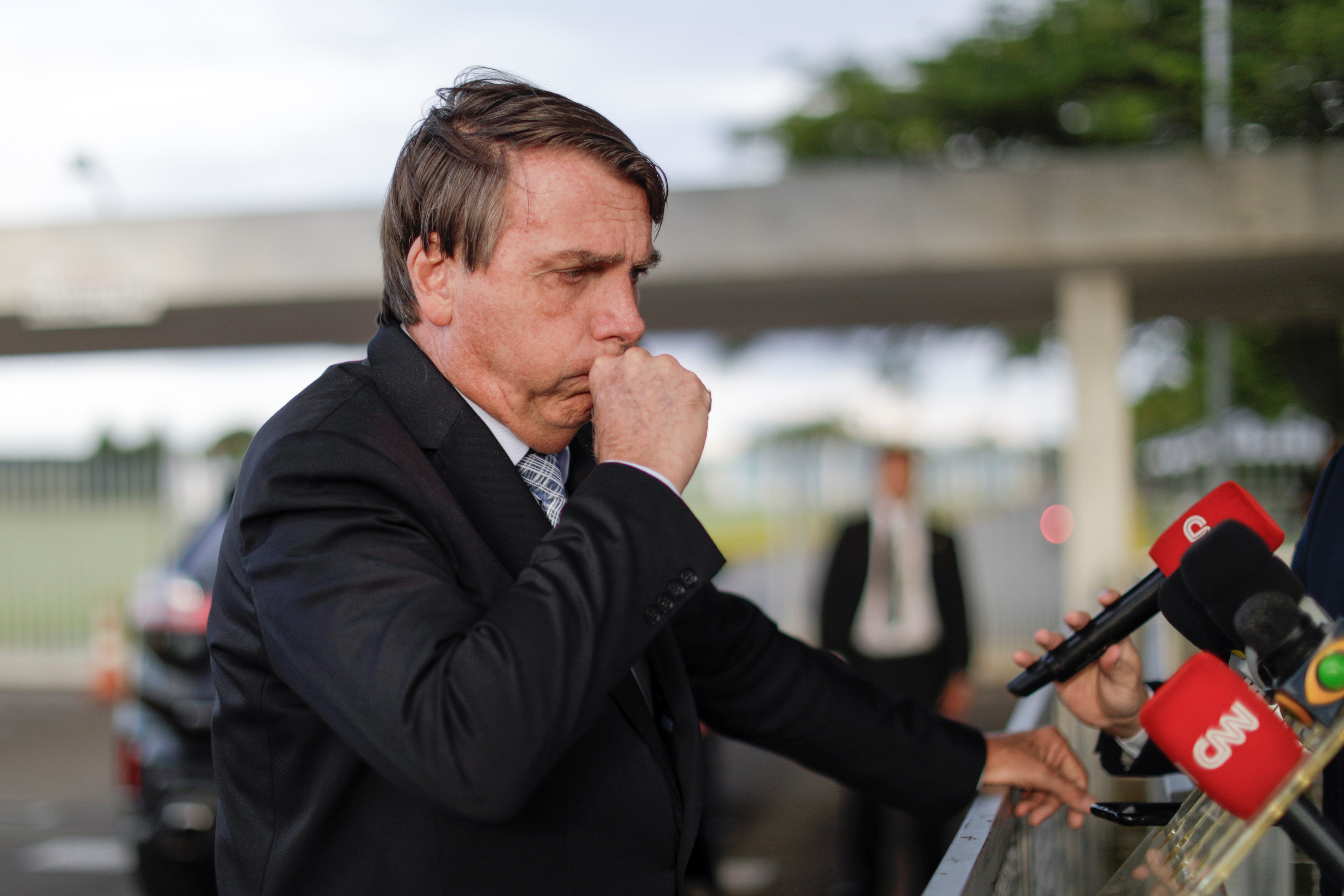 ▲▼巴西9日單日死亡人數再創新高，總統波索納洛（Jair Bolsonaro）仍覺得民眾大驚小怪。（圖／路透）